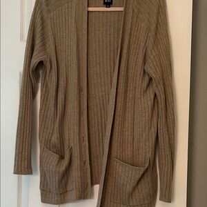 Women’s GAP Boyfriend sweater
Like new size Small